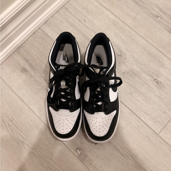 Nike Panda Dunks - Picture 3 of 7